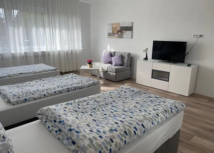 Monteurzimmer ゲストハウス *